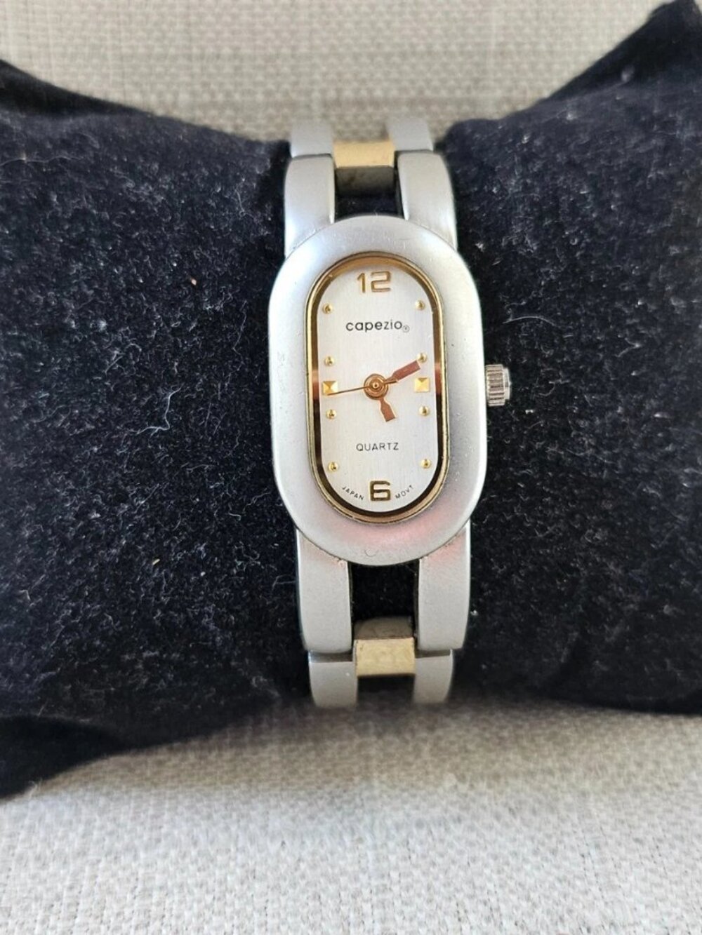 Vintage Capezio Ladies Wrist Watch Silver/Gold Tone Analog Quartz Wrist Watch - Picture 2 of 12